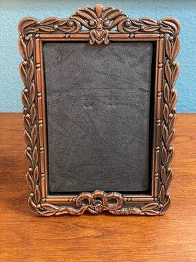 Vintage Ornate Heavy Cast Metal 3.5x5 Photo Frame Copper Bronze Tone